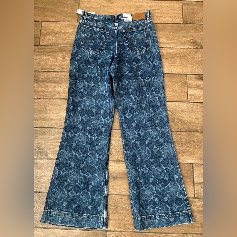 Lee Floral Print Drop Flare Leg
Festival Jeans